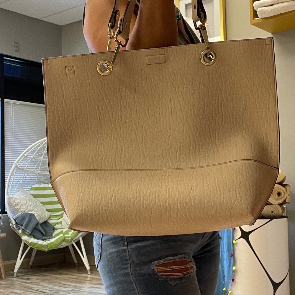 Calvin Klein Oversize Shoulder Bag